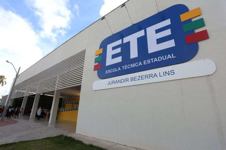 Educação - ensino profissional - ensino técnico (Escola Técnica Estadual Jurandir Bezerra Lins, Igarassu-PE)
